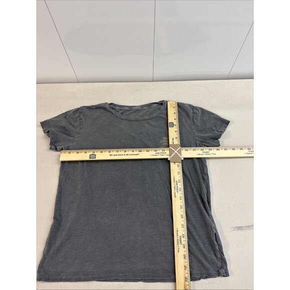 Billabong Women’s Graphic Tee Small “The Waves Are Calling” Distressed Look - Picture 6 of 7